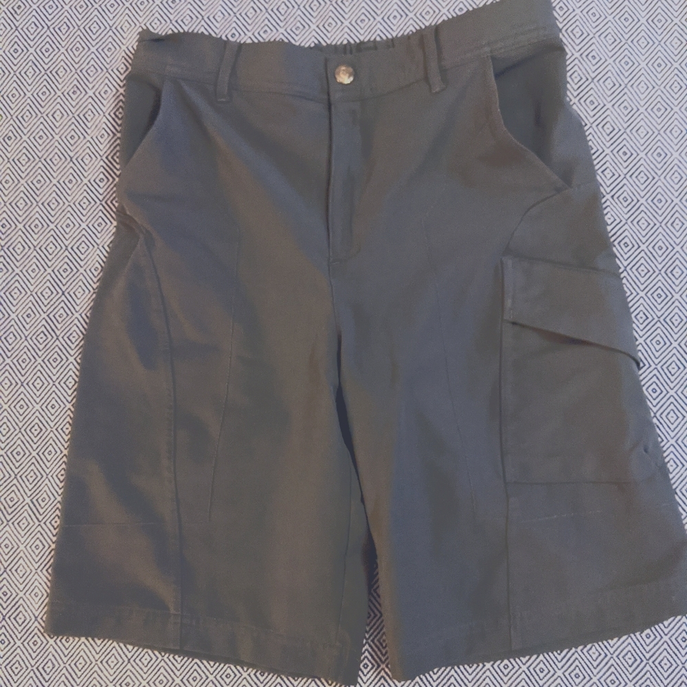 Youth large Columbia shirts in perfect condition